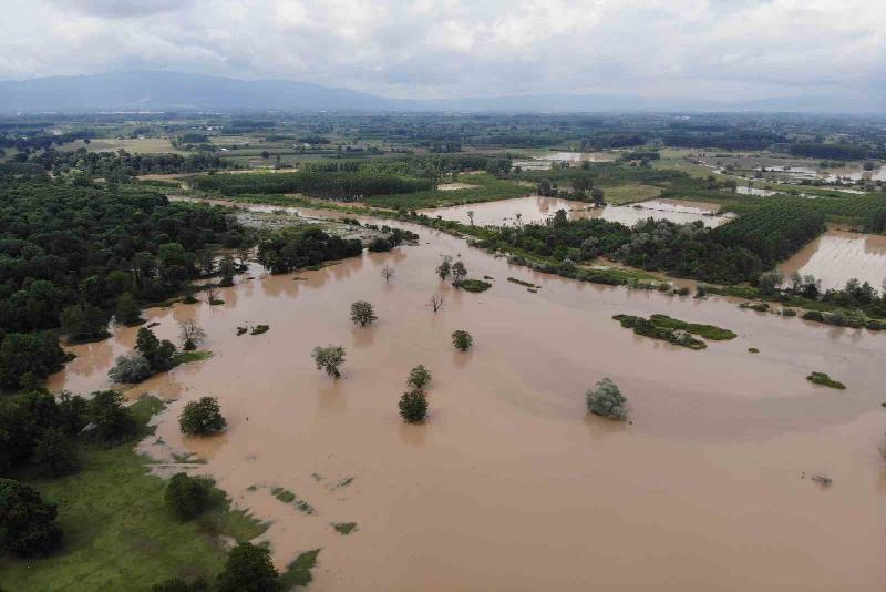 Efteni Gölü yağışlar sonrası taştı DÜZCE (İHA) – Düzce’de kuşların göç yolu üzerindeki önemli bir