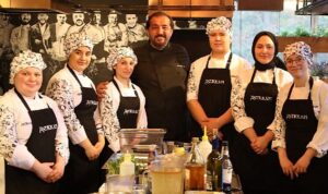 ‘Kocaeli Gastro Genç’ yarışmasında dereceye giren öğrencilere ünlü şefler eğitim