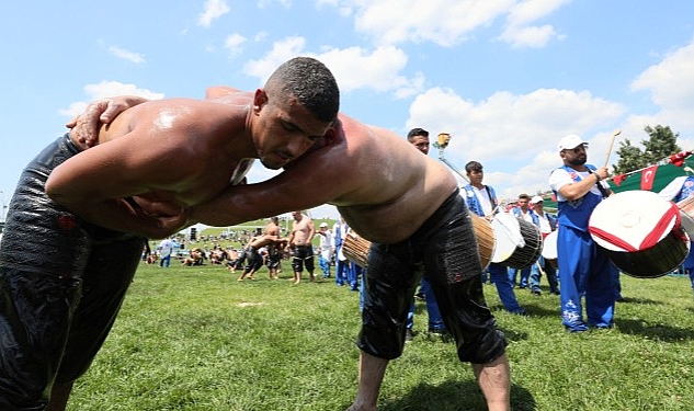 Büyükşehir’in her yıl geleneksel olarak düzenlediği ve binlerce güreş severin