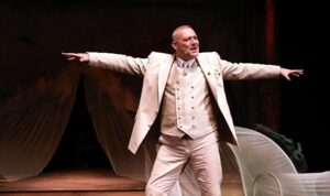 İBB Şehir Tiyatroları’nın, her yaştan seyircisini Harbiye Cemil Topuzlu Açık