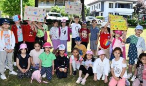 İznik Belediyesi’nin Çevre Haftası sebebiyle düzenlediği etkinlikte minikler geri dönüşüm