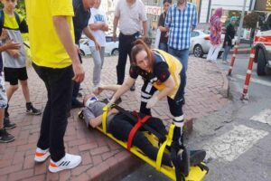 Zonguldak’ın Ereğli ilçesinde otomobille çarpışan motosikletin sürücüsü yaralandı. Kaza akşam