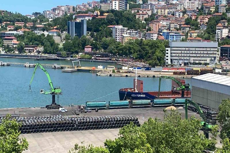 Mayın ihbarının yapıldığı gemide bir cisme rastlanmadı Zonguldak’ta mayın ihbarı yapılan kuru yük gemisinde yapılan çalışmalarda herhangi