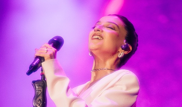 Melike Şahin Göz Alıcı Bir Geceye İmza Attı Türkiye’nin sahnesi Turkcell Vadi’nin dün akşamki konuğu Melike Şahin oldu.