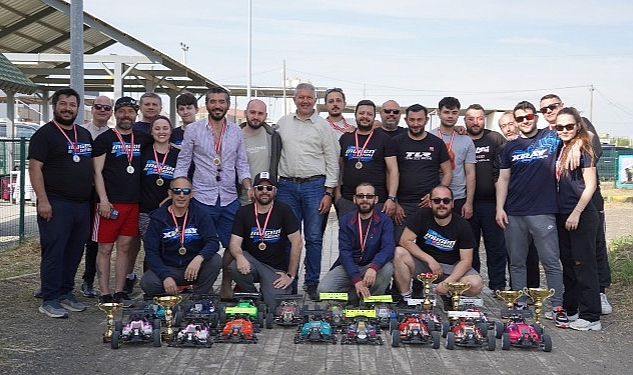 Türkiye’nin dört bir yanından model araç tutkununun bir araya geldiği