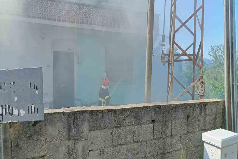 Zonguldak’ın Çaycuma ilçesinde ocakta unutulan yemek, mutfakta yangın çıkarttı. Çıkan