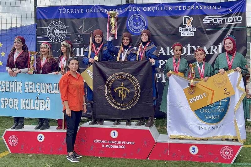 Kütahya’da yapılan Geleneksel Türk Okçuluk Yıldızlar Açık Hava Puta Türkiye