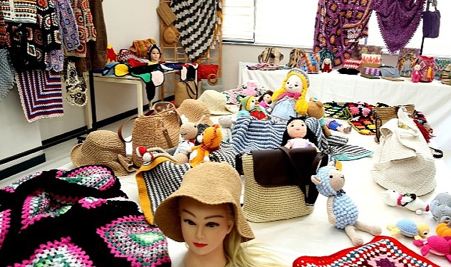 Olgun gençler el emeği eserlerini sergiledi Nilüfer Belediyesi Beşevler Olgun Gençlik Merkezi’nde eğitim alan yaklaşık 200