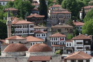 UNESCO Dünya Miras Listesi’nde yer alan ve "açık hava müzesi"