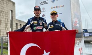 Red Bull sporcusu Ali Türkkan, Dünya Ralli Şampiyonası'nın 3. kategorisinde