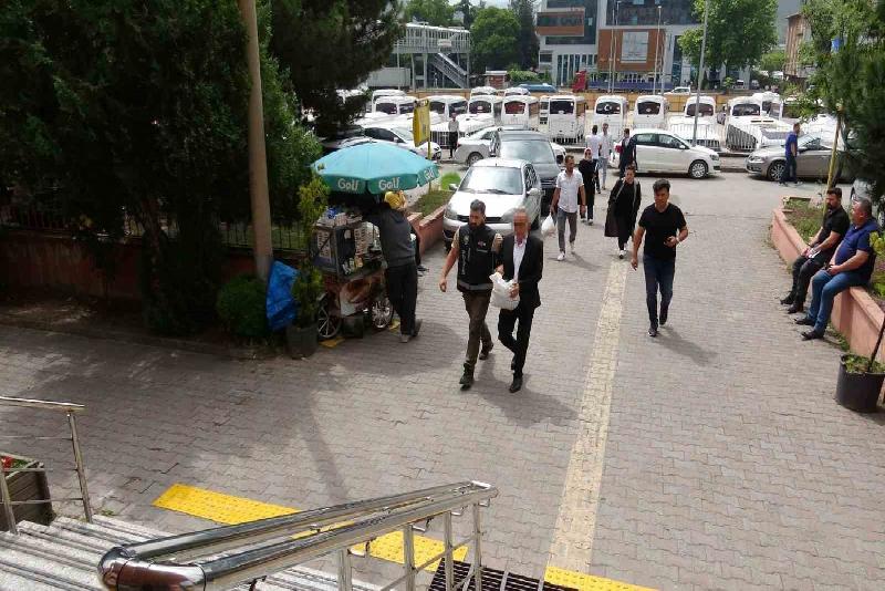 Karabük’te "Paravan" kod adı ile düzenlenen operasyonda gözaltına alınan 2