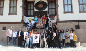 TİKAV, El Ele Birlikteyiz projesi ile deprem bölgesinden gelen öğrenci