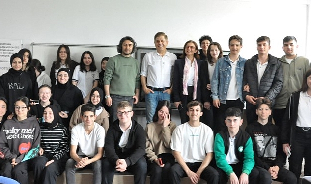 Kocaeli Büyükşehir Belediyesi Şehir Tiyatroları Genel Sanat Yönetmeni Aydın Sigalı,