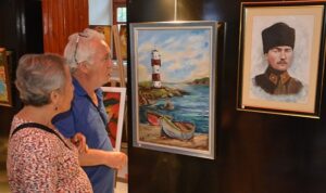 Gelirleri Ege Üniversitesi Eğitim Fakültesi öğrencilerine ve SMA hastası Azra