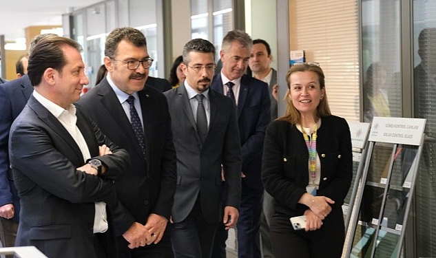 TÜBİTAK Başkanı Prof. Dr. Hasan Mandal Şişecam Bilim, Teknoloji ve Tasarım Merkezi’ni Ziyaret Etti TÜBİTAK Başkanı Prof. Dr. Hasan Mandal, Avrupa’nın en büyük Ar-Ge