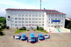 Düzce genelinde uyuşturucu tacirlerine karşı operasyonlar devam ediyor. Polis ve