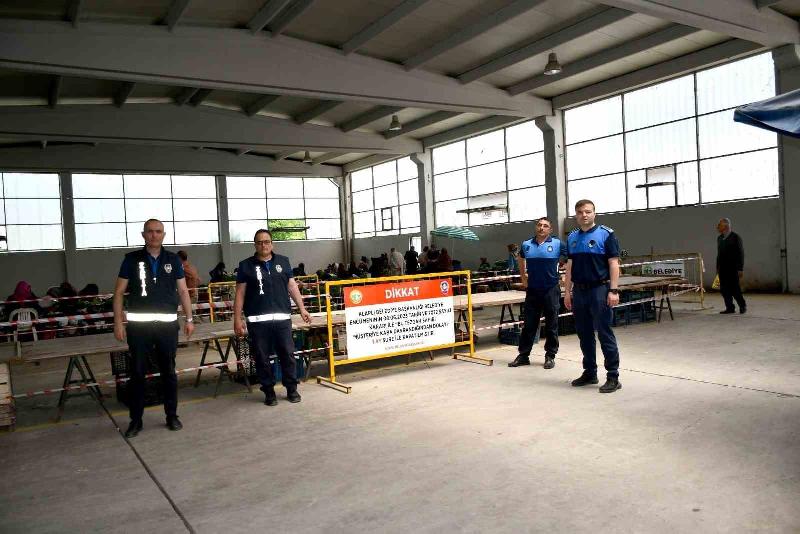 Zonguldak’ın Alaplı ilçesinde, müşteriye kaba davranan pazarcı esnafına 1 ay