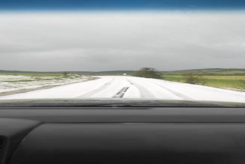 Karabük’ün Eflani ilçesinde yaz ayının ortasında etkili olan dolu yağışı