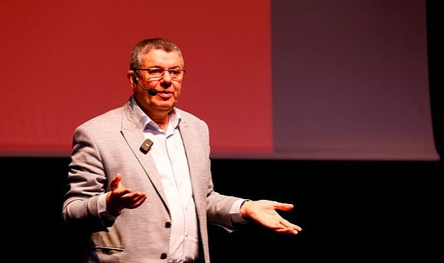 Büyükşehir’in Ailem Kocaeli Buluşmaları’na katılan yazar Kapaklıkaya, Mutlu Aile Mutlu