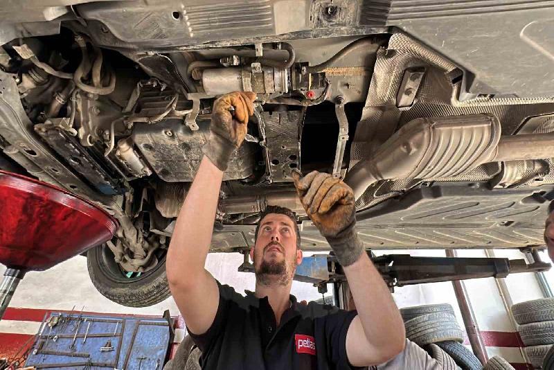 Kurban Bayramı tatilinde araçları ile uzun yola çıkacak vatandaşlar oto