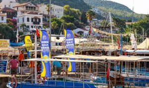 7 kilometre uzunluğundaki Uluslararası açık deniz yüzme yarışı Megisti Kaş