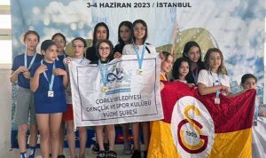 Çorlu Belediyesi Gençlik ve Spor Kulübü (ÇBSK) Yüzme Şubesi sporcuları,