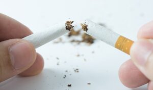 Sigara grupları zam oranlarını bir bir açıklarken, tüketiciler ve esnaflar