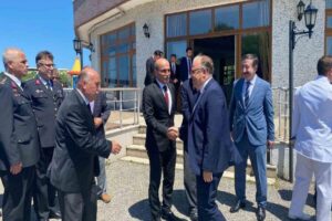 Zonguldak’ta protokol üyeleri Polisevi’ndeki bayramlaşma programında bir araya geldi. Bayramlaşmada