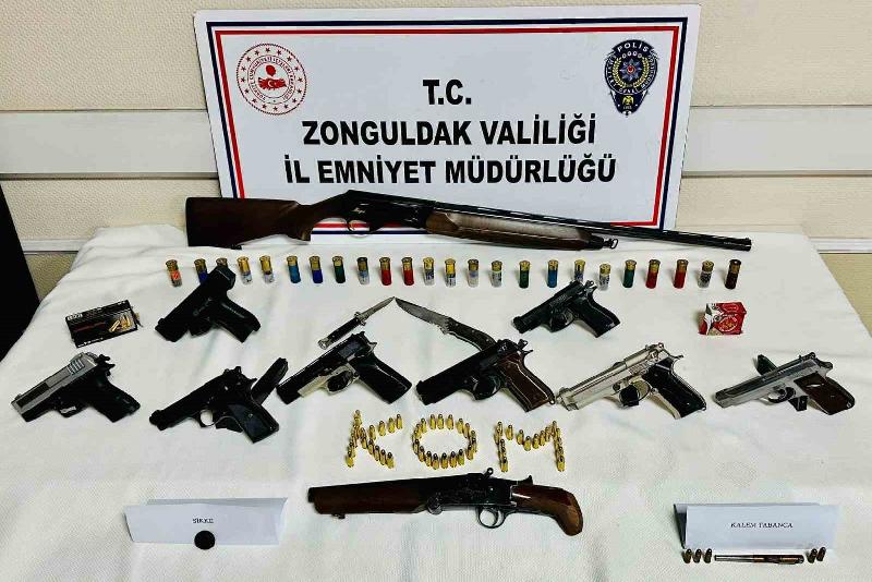 Zonguldak’ta KOM ekiplerinin düzenlediği "kukla" operasyonunda yakalanan ve adliyeye sevk