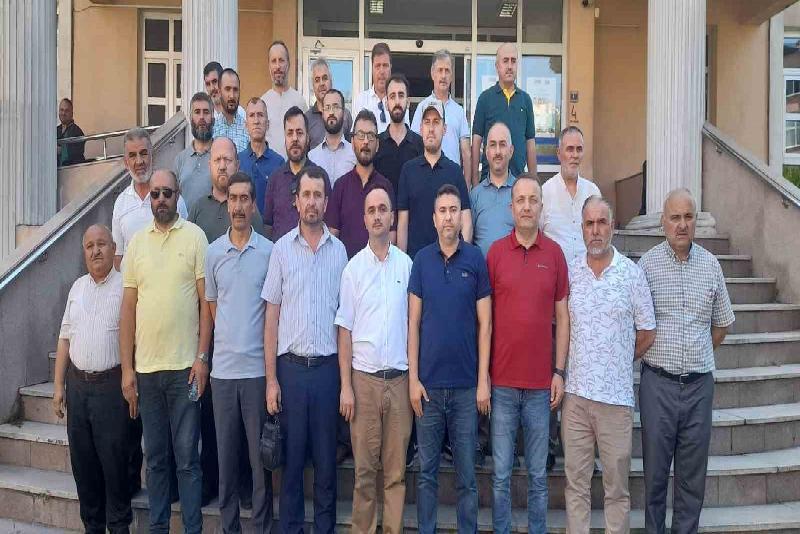 Zonguldak’ın Alaplı ilçesinde sendika temsilci üyeleri, 15 Temmuz gecesi sala