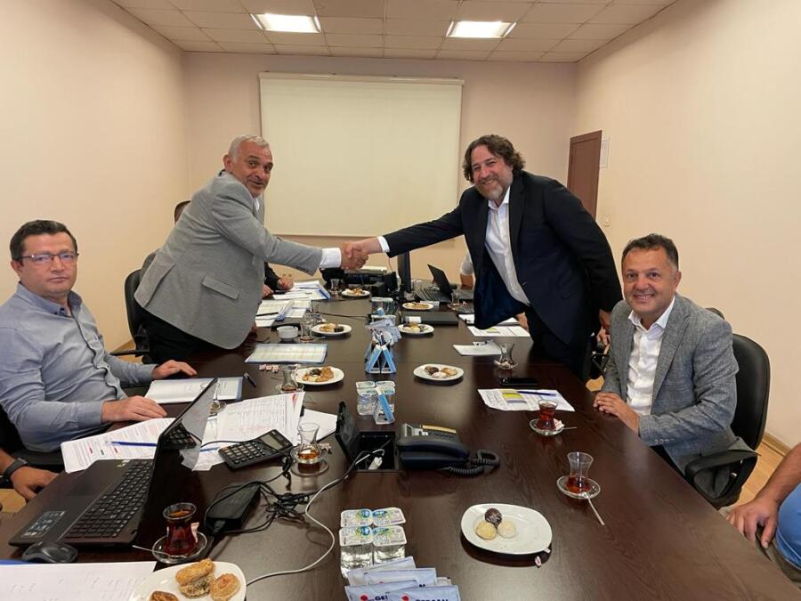 GERSAN’da SÖZLEŞME İMZALANDI Türk Metal Sendikası yetkili olduğu Gersan’da toplu sözleşmeyi imzaladı. Türk