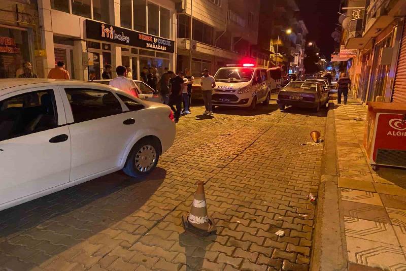 AK Parti’li Belediye Meclis Üyesinin işyeri kurşunlandı Kastamonu’nun Taşköprü ilçesinde AK Parti’li Belediye Meclis Üyesi H.E.’nin işyeri