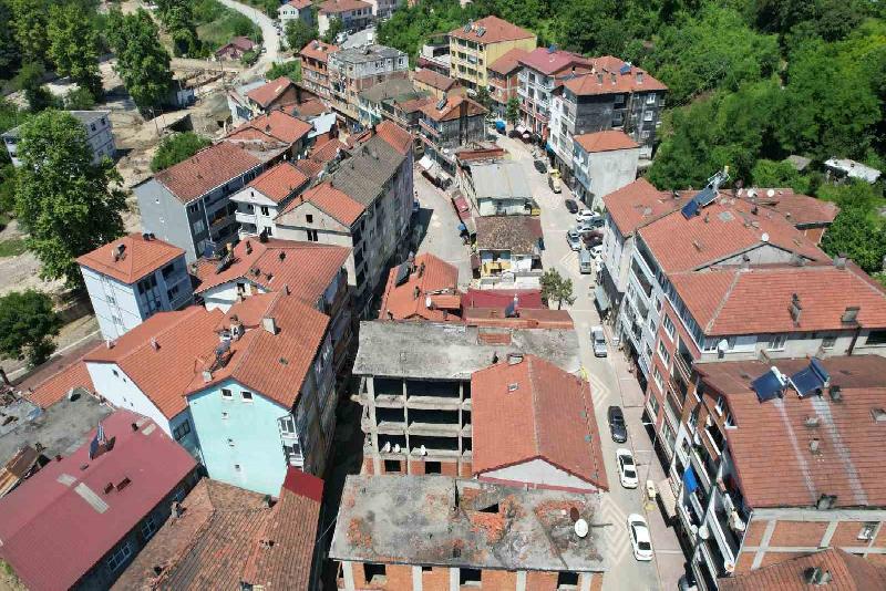 Zonguldak’ta en çok yağış alan Beycuma beldesinde AFAD gönüllülerinin de
