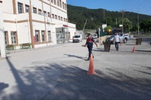 Bolu’nun Mudurnu ilçesinde bir kadın sudan zehirlenme şüphesiyle hastaneye kaldırıldı.