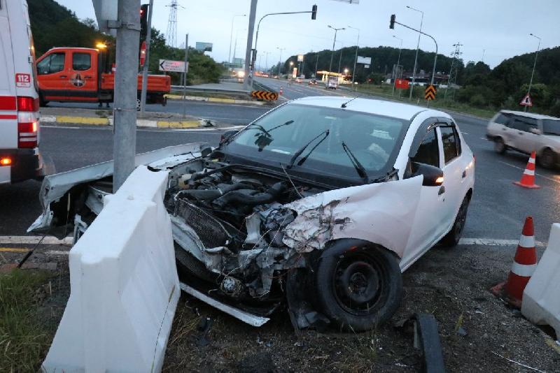Bolu’da D-100 karayolunda tır ile otomobilin çarpışması neticesinde meydana gelen