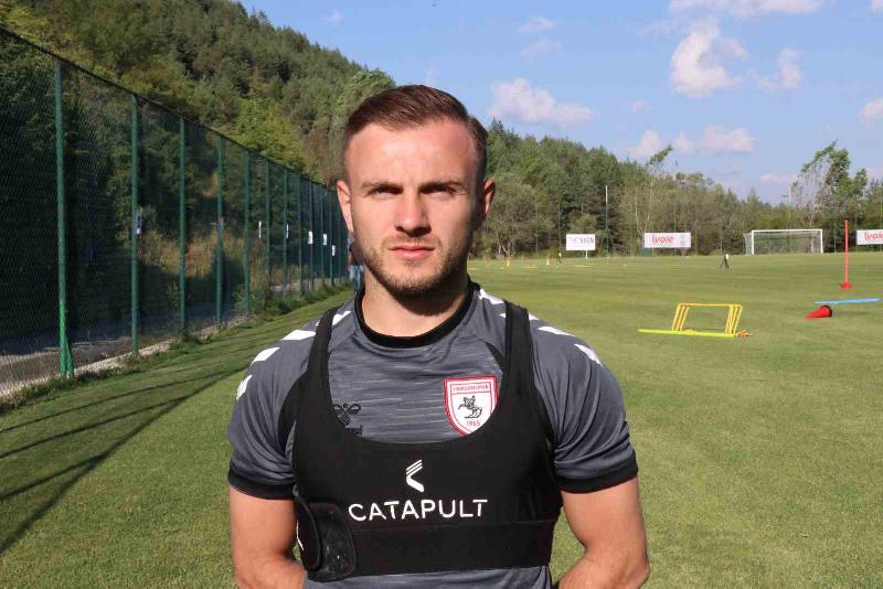 Celil Yüksel: “Rekabet başarının en büyük anahtarı” Samsunsporlu oyuncu Celil Yüksel, Bolu kampında yaptığı açıklamada, "Rekabet başarının