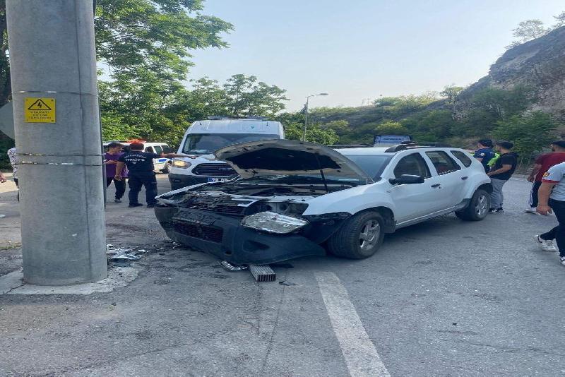 Karabük’ün Safranbolu ilçesinde beton direğe çarpan cip sürücüsü 4.25 promil
