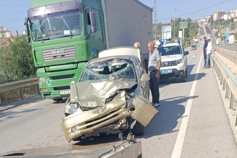 Kastamonu’nun Tosya ilçesi D100 karayolunda traktör ile çarpışan otomobilin sürücüsü