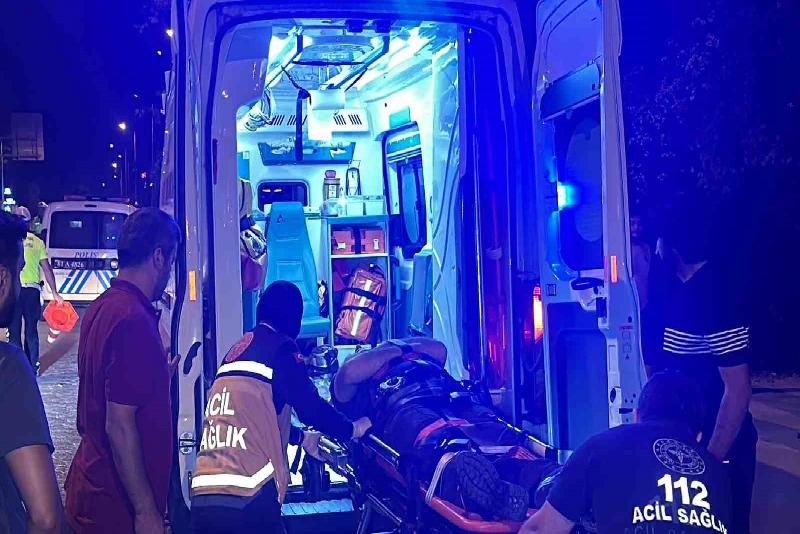 “Dur” ihtarına uymadı, 1’i polis 3 kişiyi yaraladı Düzce’de şüpheli bir aracın kovalanması esnasında kaçan sürücü 2’si polis