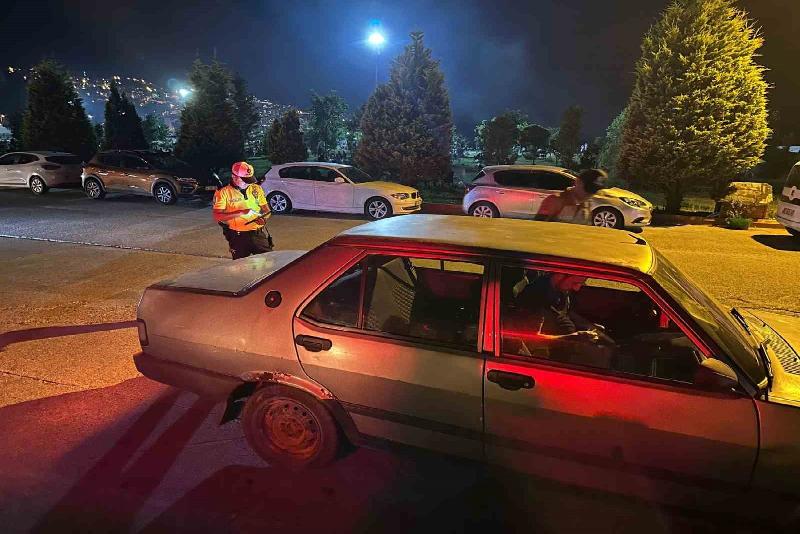 Emniyetten asayiş ve trafik uygulaması Zonguldak’ta polis ekipleri Kozlu Sahil yolunda asayiş ve trafik uygulaması