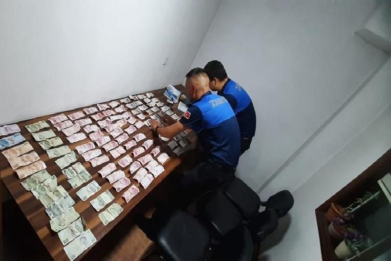 Düzce’de engelli kartı ile dilenen şahıs, zabıta ekipleri tarafından yakalandı.