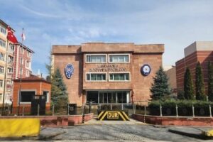 Kastamonu’da sokakta yürüdüğü sırada genç kızı arkasından sarılarak taciz eden