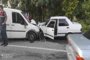 Zonguldak’ın Ereğli ilçesinde meydana gelen trafik kazasında 3 kişi yaralandı.