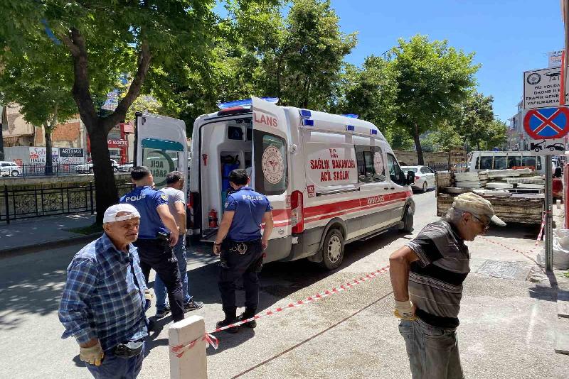 Kastamonu’da bir iş yerindeki tadilat çalışması sırasında iskeleden düşen işçi
