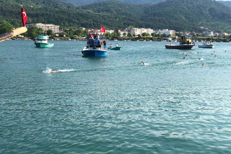 Kastamonu’nun Cide ilçesinde 1 Temmuz Denizcilik ve Kabotaj Bayramı’nda düzenlenen