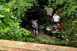 Zonguldak’ın Ereğli ilçesinde meydana gelen pat pat kazasında aracı kaydıran