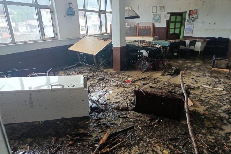 Zonguldak’ın Ereğli ilçesinde yaşanan sel felaketinin ardından suların çekilmesi ile