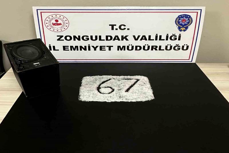 Kdz. Ereğli’de uyuşturucu operasyonu: 1 tutuklu Zonguldak’ın Ereğli ilçesinde düzenlenen uyuşturucu operasyonunda gözaltına alınan 3 şüpheliden