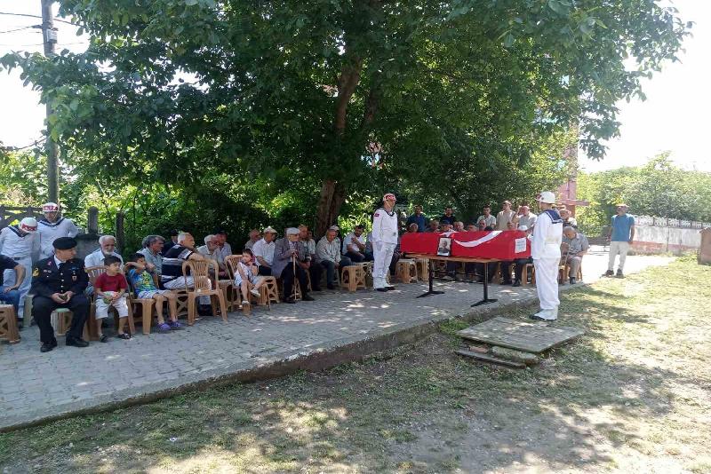 Zonguldak’ın Çaycuma ilçesinde Kıbrıs Gazisi İsmail Arslan, son yolculuğuna uğurlandı.