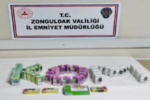 Zonguldak’ta polis ekiplerinin düzenlediği operasyonda kaçak tütün ve elektronik sigara